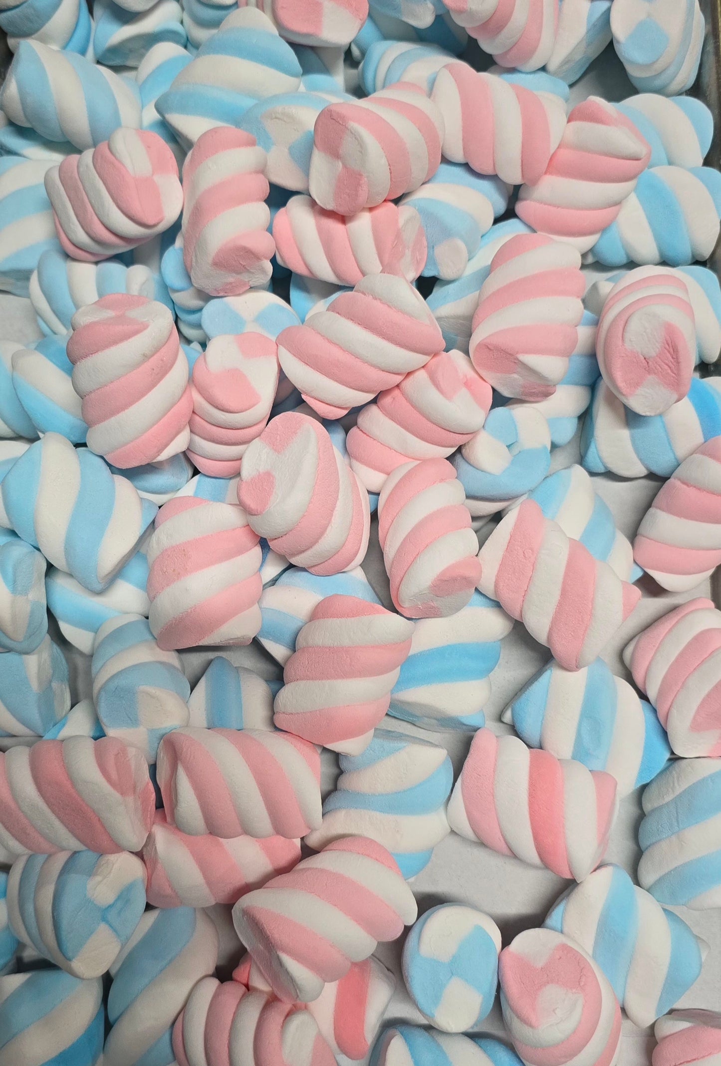 Freeze Dried Pink And Blue Marshmallow Twists - 8pcs
